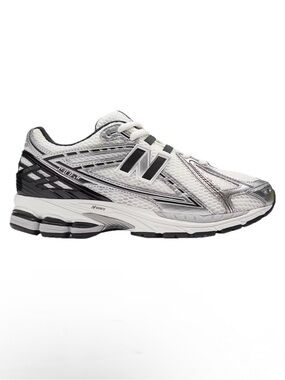 New With Tags New Balance 1906r Silver Metallic Black Size 8 M & Size 7.5 W